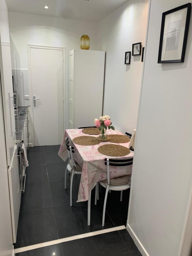 Charmant Appartement - Paris 18 Екстериор снимка